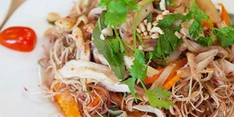 Cách làm món nộm gà hoa chuối