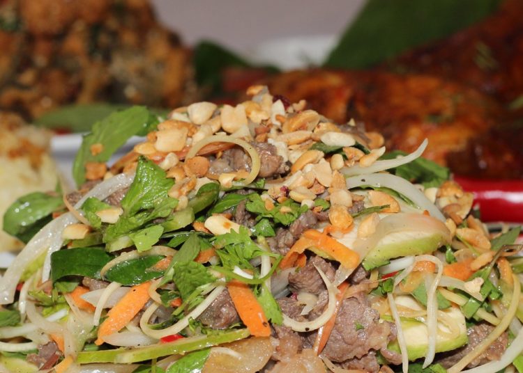 cách làm món nộm bò bóp thấu