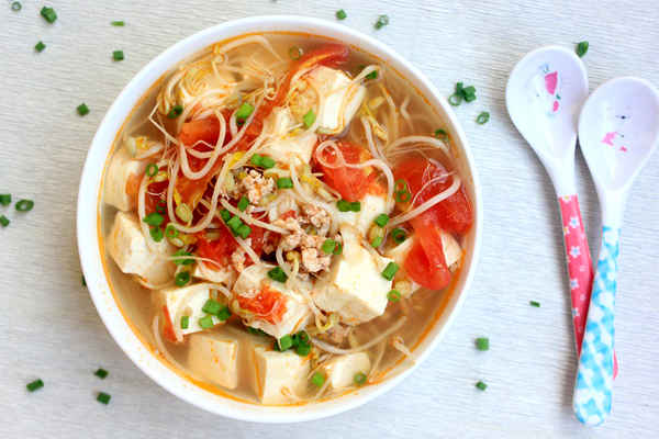 canh chua đậu phụ giá đỗ dứa