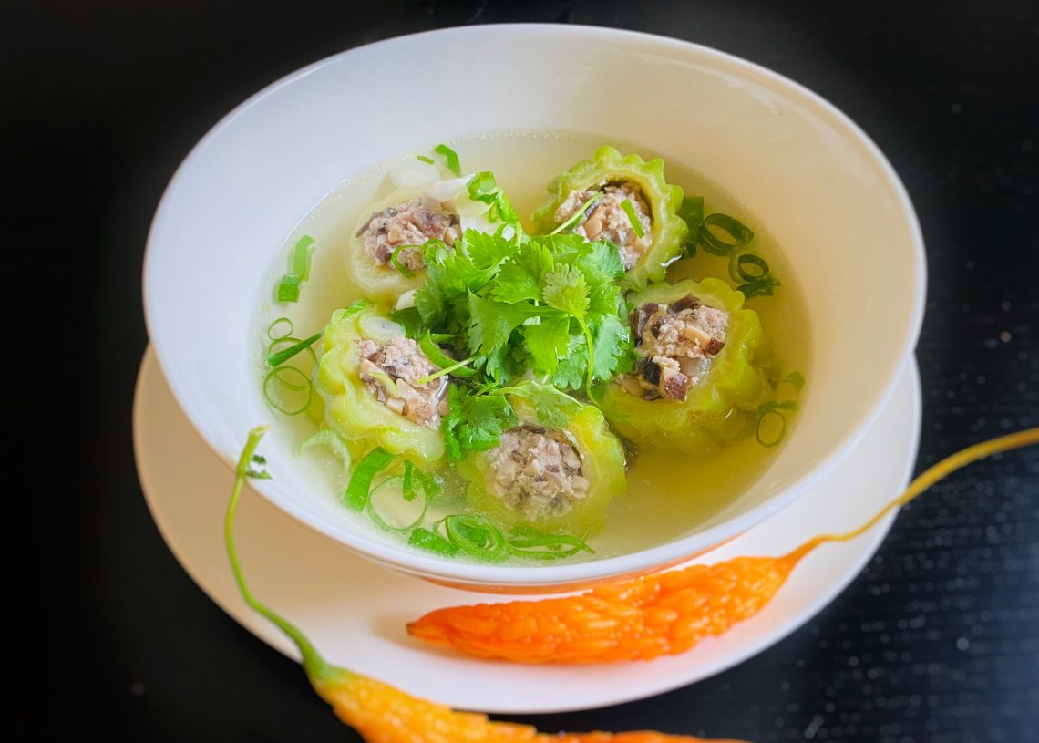 Canh mướp đắng nhồi thịt một trong các món canh ngon bổ dưỡng cho bà bầuơm ngon