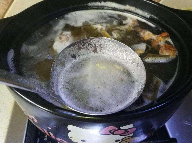 Bọt trong các món canh xương, canh thịt