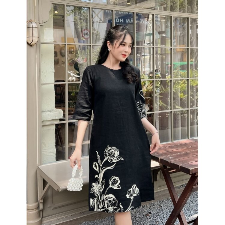 Đầm suông cho U50 cá tính, khí chất